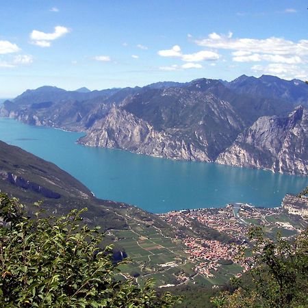 Casa Di Nin Lägenhet Torbole Sul Garda Exteriör bild
